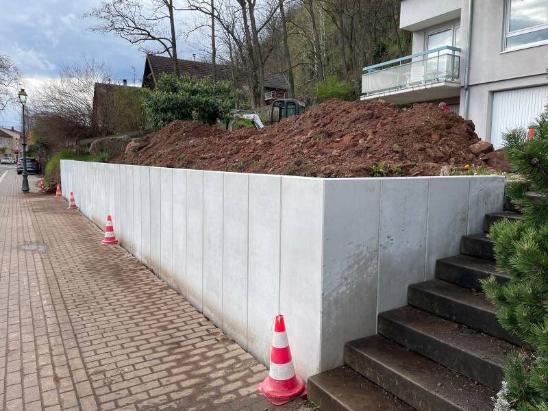 Pose d’éléments L en béton armé pour soutènement sur trois zones distinctes à Mutzig (67190) dans le Bas-Rhin
